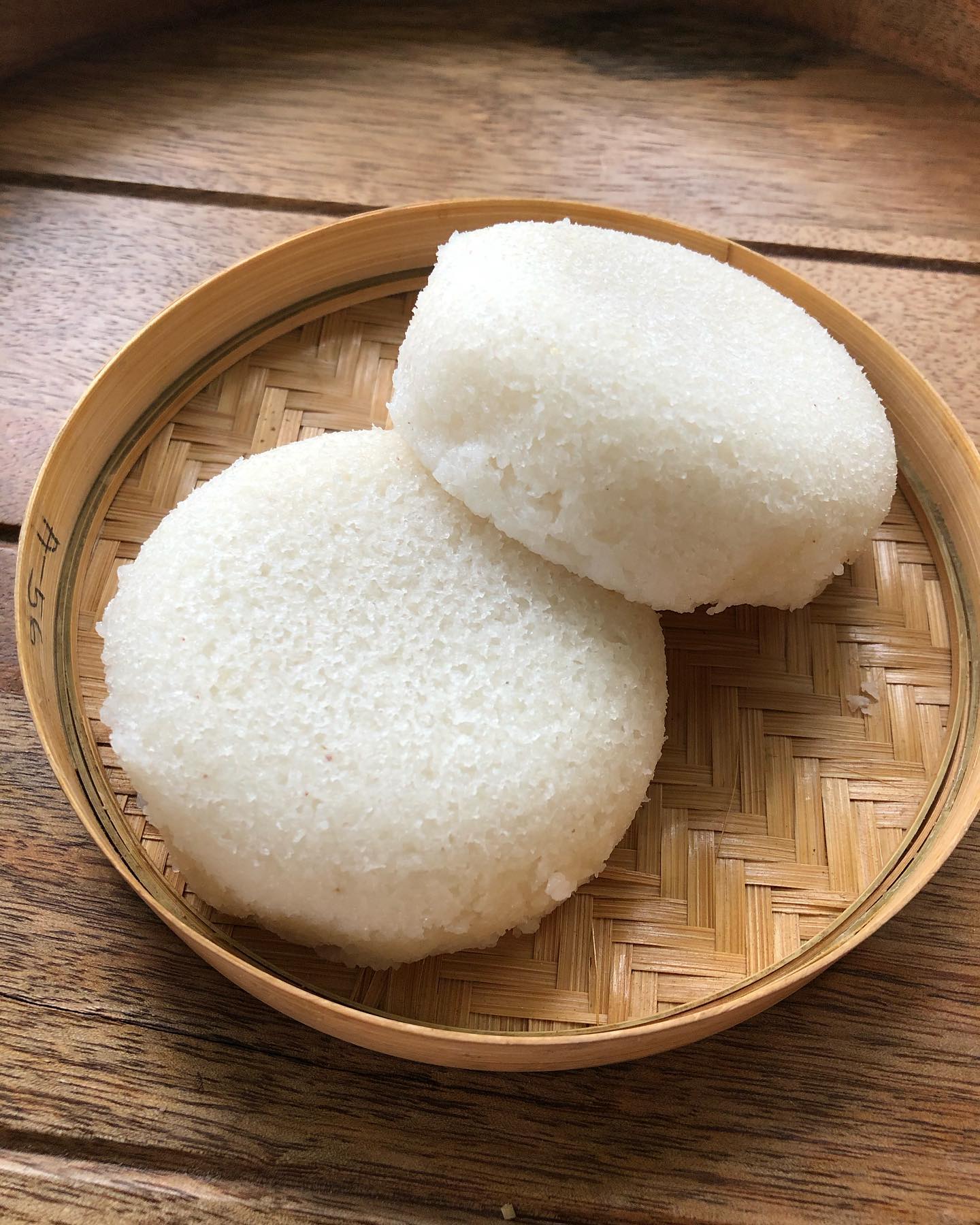 Saandan are the Marathi cousins of Sannas and Idlis; along the Konkan coast of Maharashtra, these are made by both, the Hindu and the Muslim communities. The Hindu ones are usually the “instant” varie…