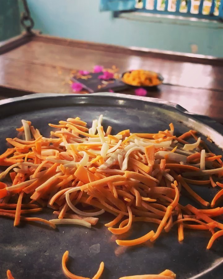 12 seconds of a memory from a year ago, when we were shooting Konkani Muslim recipes in Dapoli. This is Katri. We first made & sundried the Katri, and then cooked it along with sugar & grated coconut….