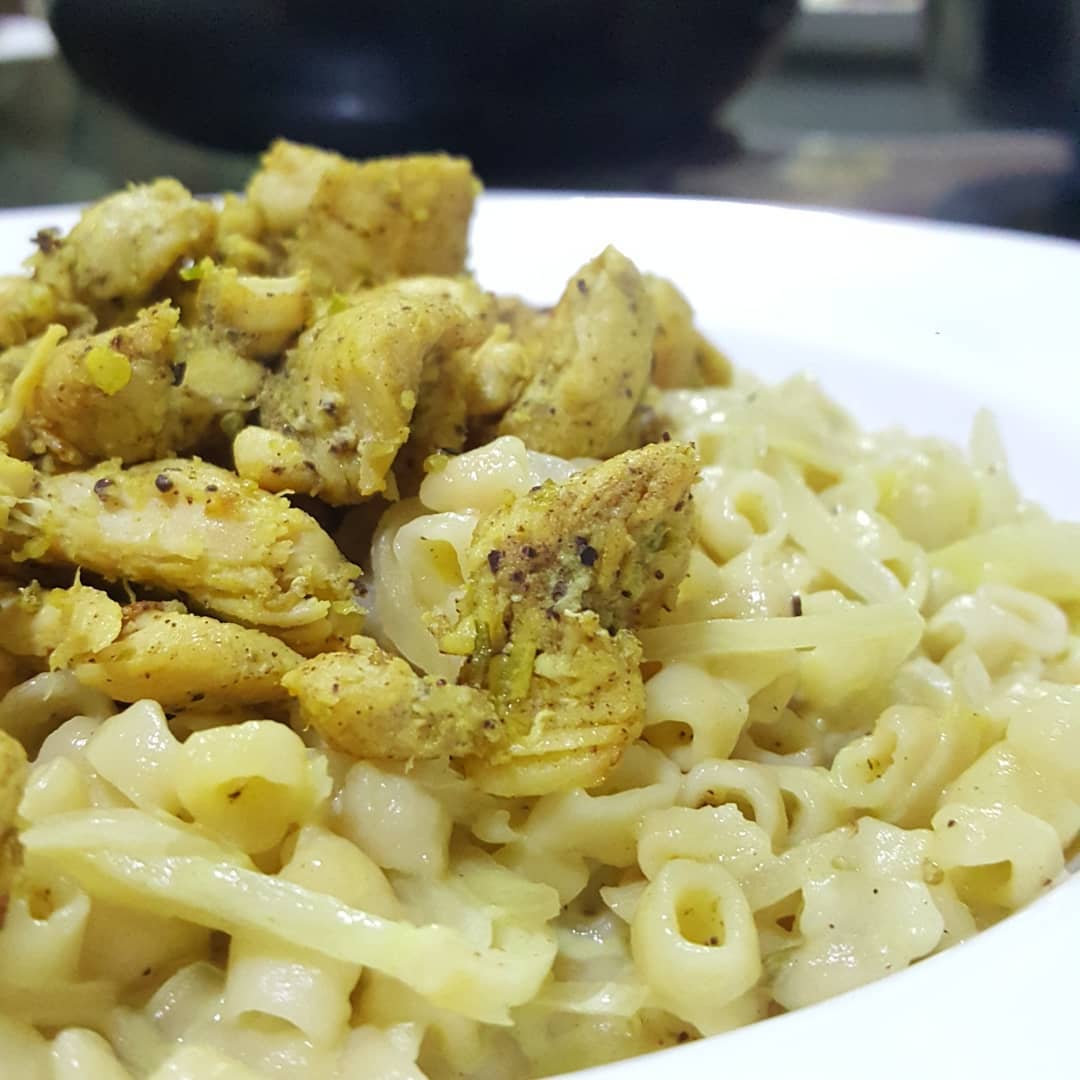 Konkani Muslim Saravle (heirloom pasta)  was our Eid special dinner tonight. Its a time to count our blessings. And I did as I cooked today. 
I first learned about Saravle from @mamukadam
and @thebomb…