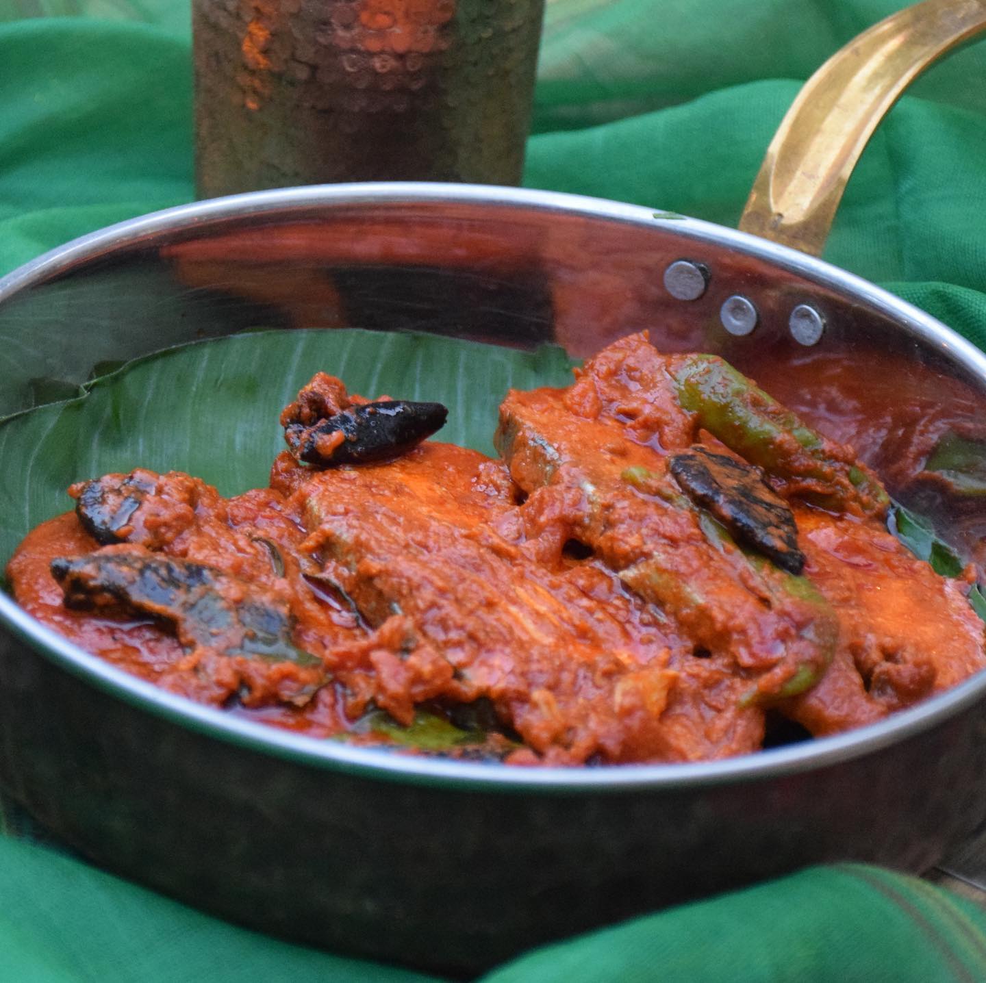 Celebrate Eid this time with a unique Konkani Muslim Ramzan Special Feast at Neel – Tote on the Turf, Mahalaxmi in Mumbai!⠀⠀
⠀⠀
Our home-chefs Mumtaz and Sameera along with the chefs at Neel have cura…